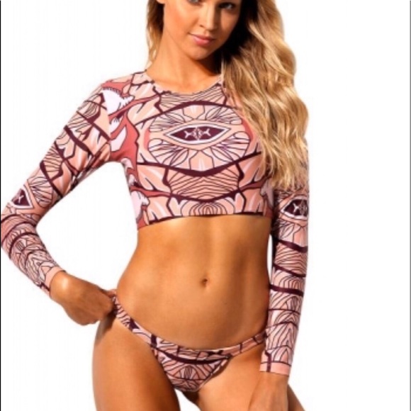 Gorgeous 2 piece - Picture 3 of 5